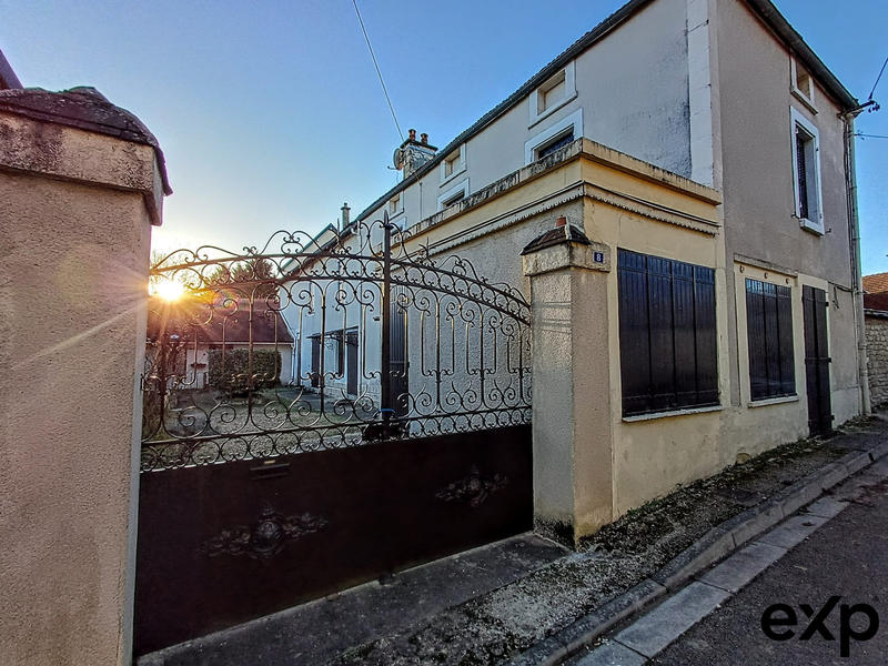 Maison traditionnelle - 167 m² - 6 pièces