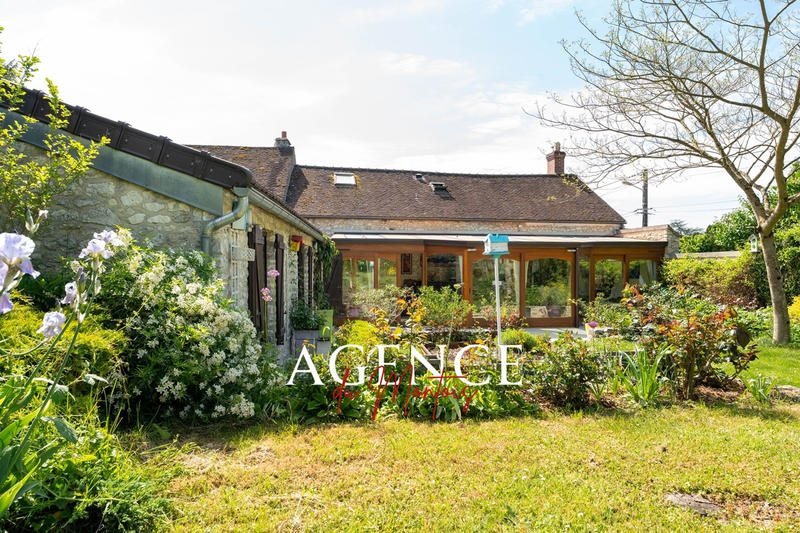 Maison - 203 m² - 7 pièces