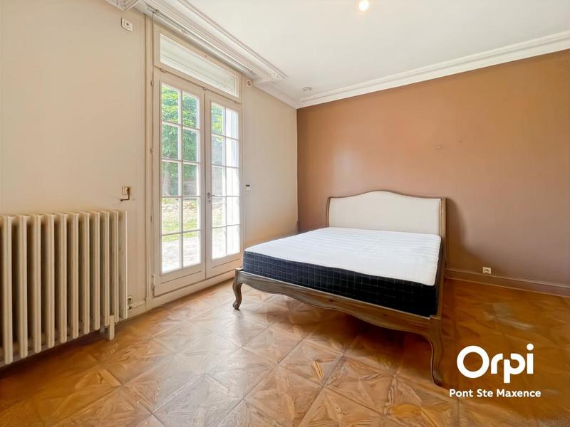 Propriété - 298 m² - 10 pièces