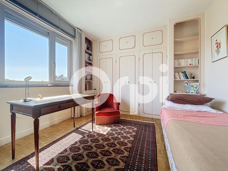 Appartement - 125 m² - 6 pièces