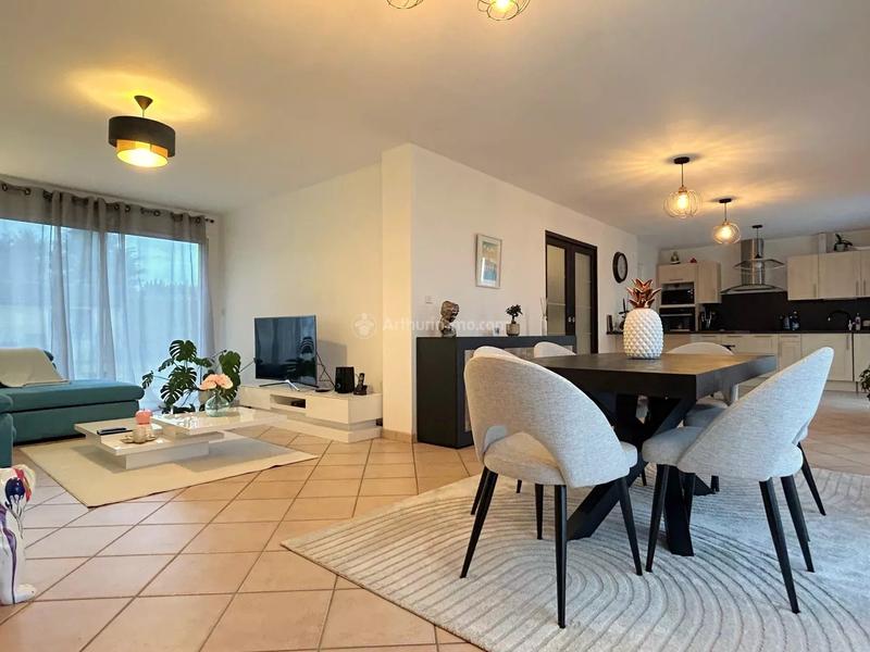 Maison - 157 m² - 8 pièces