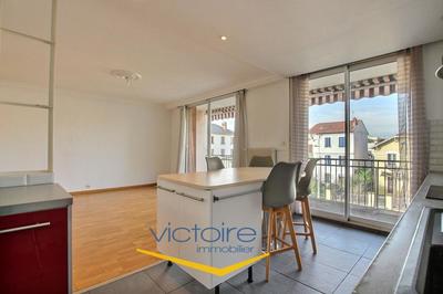 Appartement - 72 m² - 3 pièces