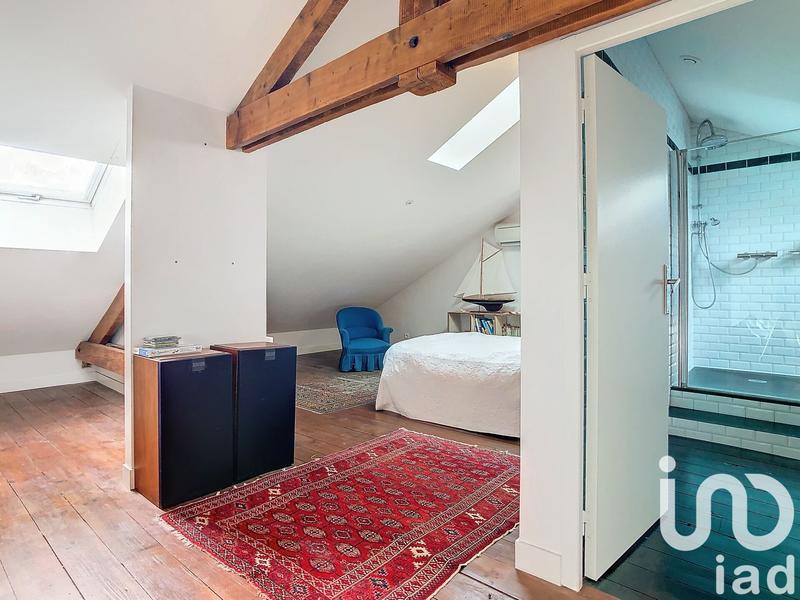 Maison - 260 m² - 10 pièces