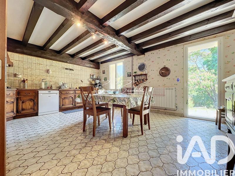 Maison - 239 m² - 8 pièces