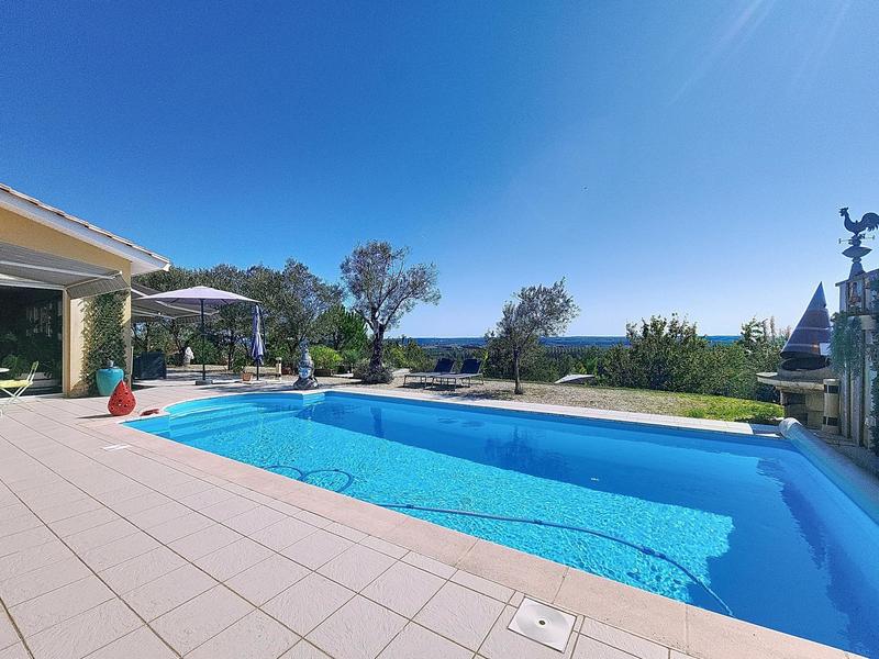 Maison - 200 m² - 8 pièces