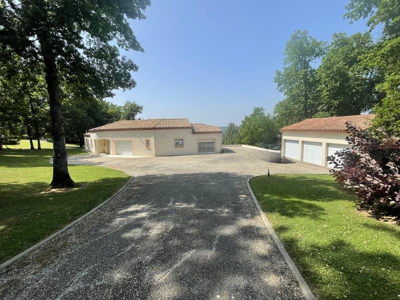 Villa - 180 m² - 6 pièces