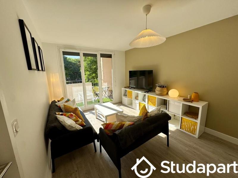 Chambre - 84 m² - 1 pièce