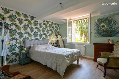 Maison - 235 m² - 7 pièces