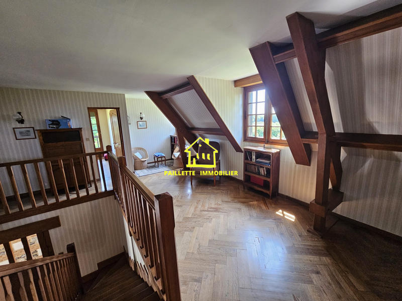 Maison - 261 m² - 7 pièces