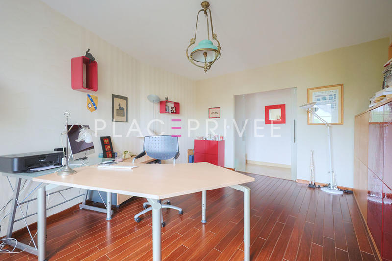 Maison - 200 m² - 8 pièces