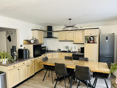 Immeuble - 150 m² - 8 pièces