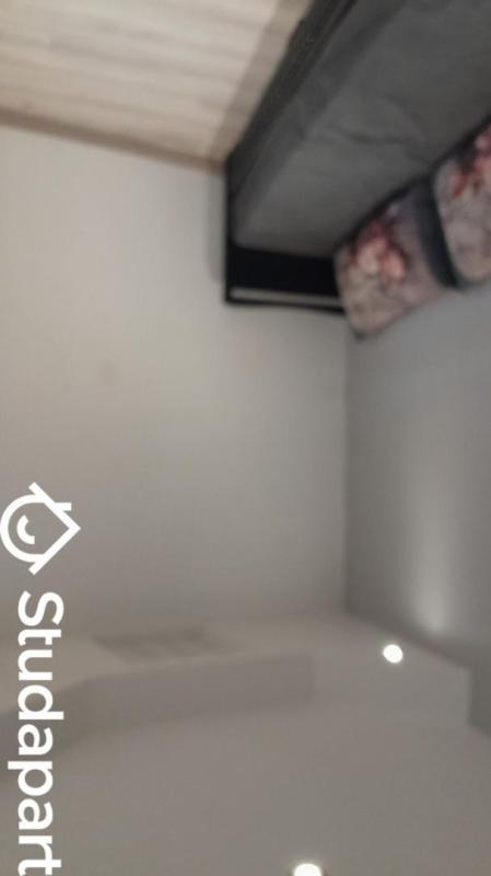 Chambre - 9 m² - 1 pièce