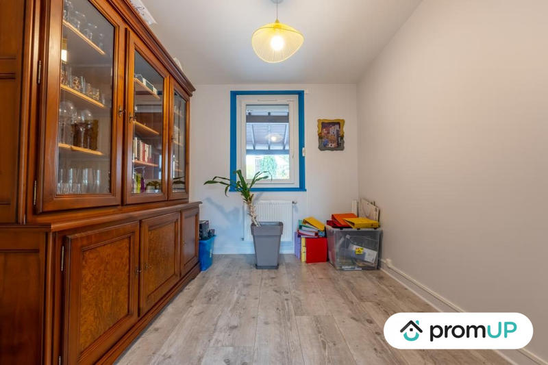 Maison - 220 m² - 6 pièces