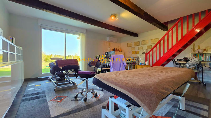 Maison - 700 m² - 9 pièces