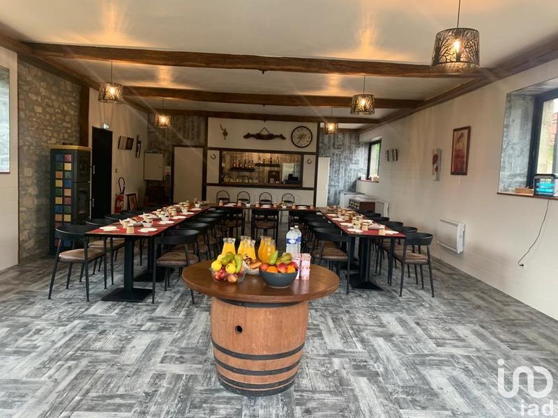 Local commercial - 884 m²