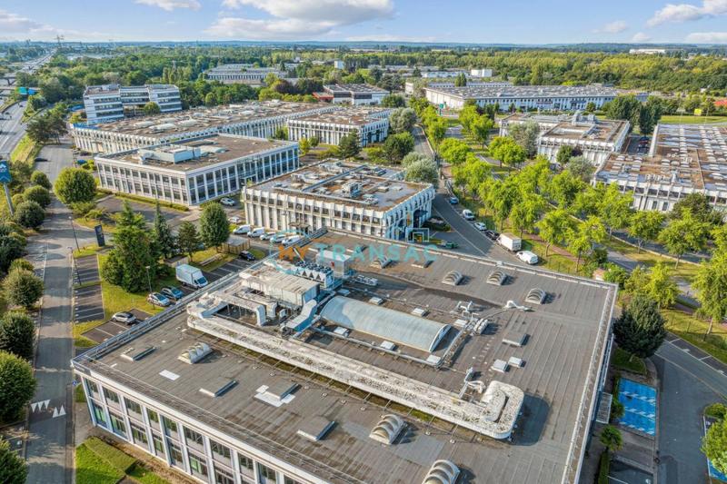 Local d'activité / Entrepôt - 210 m²