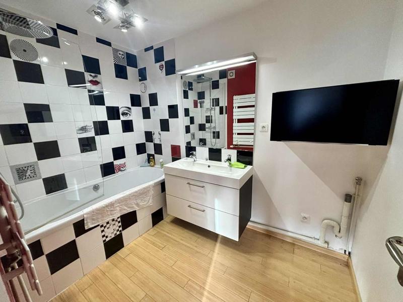 Appartement - 83 m² - 3 pièces