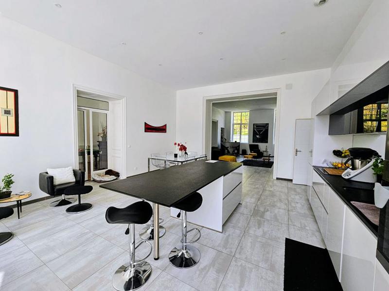Demeure - 665 m² - 20 pièces