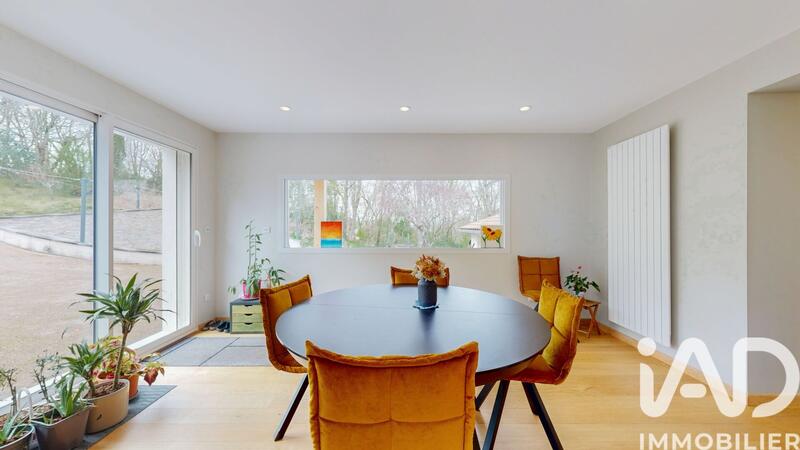 Maison - 202 m² - 7 pièces