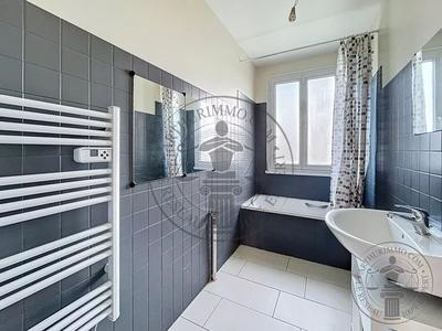 Maison - 77 m² - 4 pièces