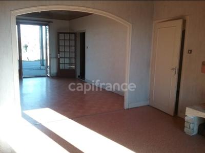 Maison - 340 m² - 16 pièces