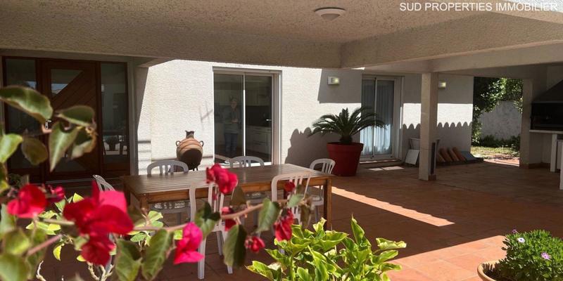 Maison - 216 m² - 6 pièces