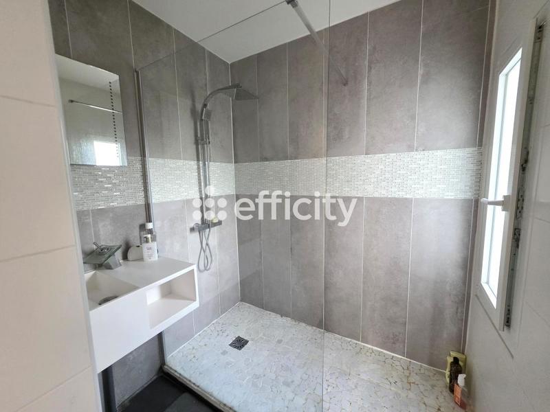 Maison - 178 m² - 8 pièces