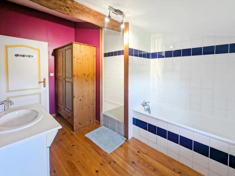 Maison - 252 m² - 7 pièces