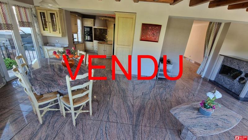 Maison traditionnelle - 164 m² - 5 pièces