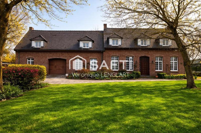 Maison - 275 m² - 8 pièces