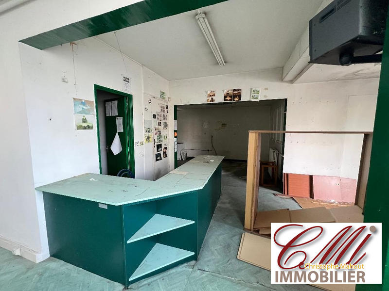 Entrepôt - 1 900 m²