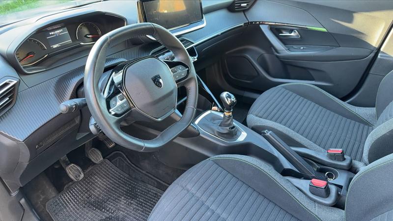 Peugeot 2008 1.2 102 Active - Entretien constructeur