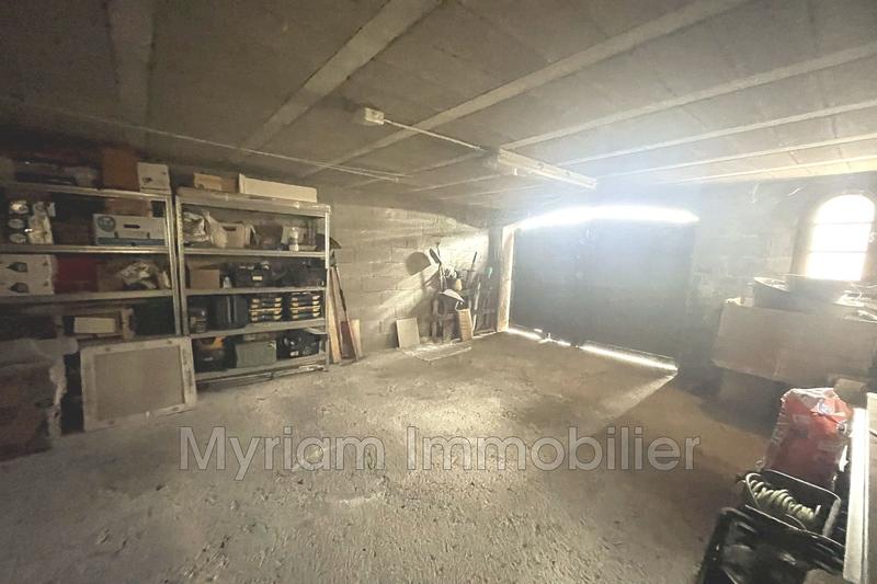 Maison - 1 274 m² - 5 pièces