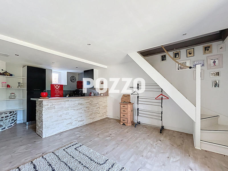 Maison - 192 m² - 9 pièces