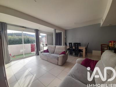 Maison - 92 m² - 4 pièces