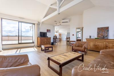 Appartement - 192 m² - 8 pièces