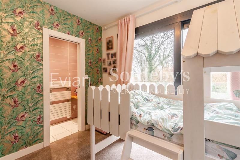 Maison - 230 m² - 6 pièces