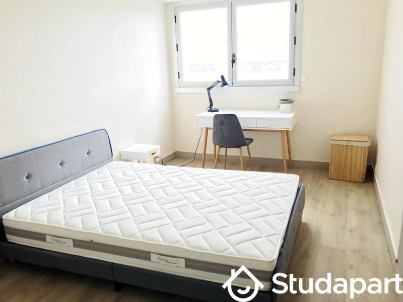 Chambre - 12 m² - 1 pièce