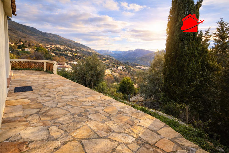 Maison - 207 m² - 5 pièces