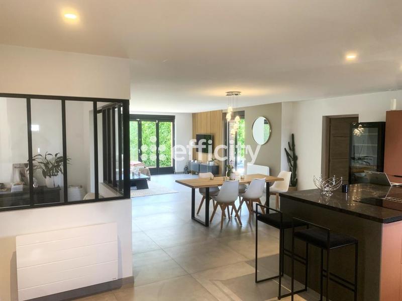 Maison - 157 m² - 6 pièces