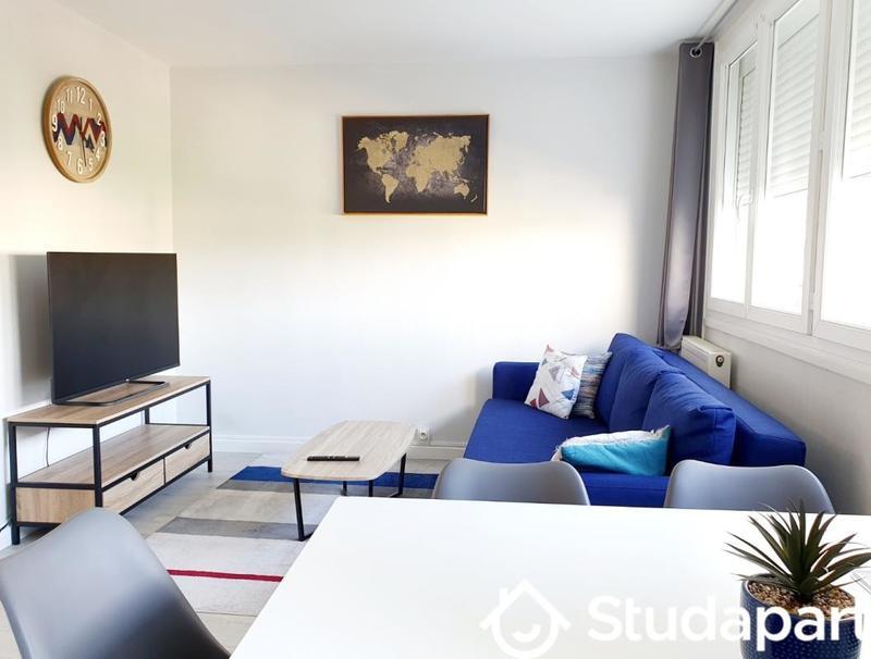 Chambre - 10 m² - 1 pièce