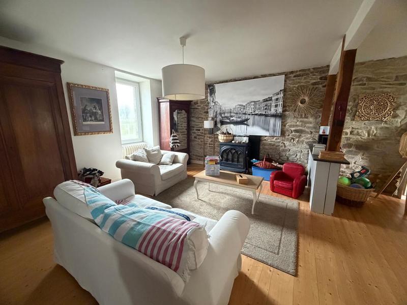 Maison - 220 m² - 9 pièces