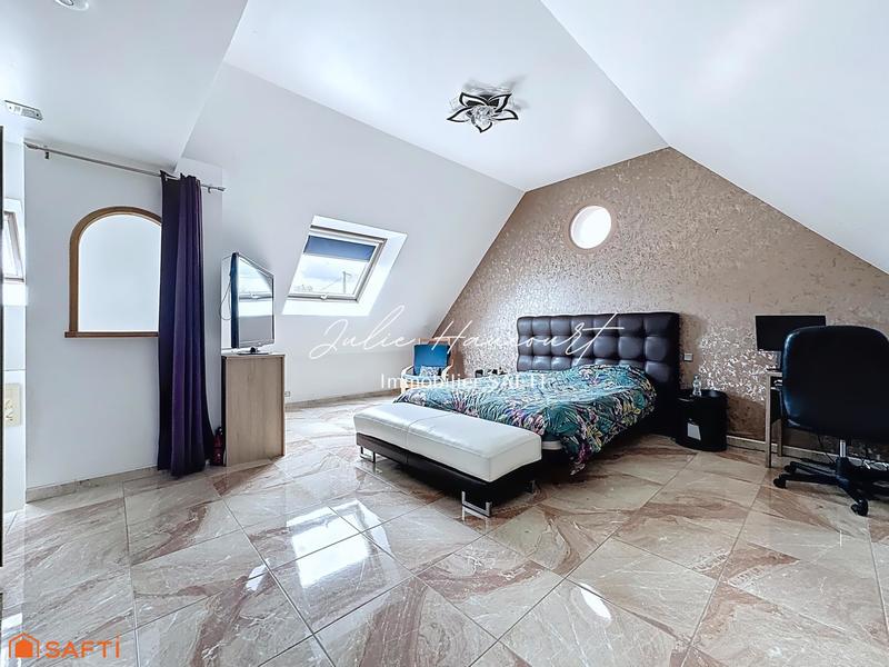 Maison - 266 m² - 7 pièces