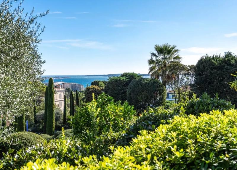 Appartement - 270 m² - 7 pièces