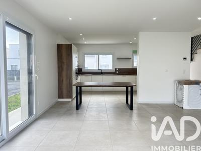 Maison - 137 m² - 6 pièces