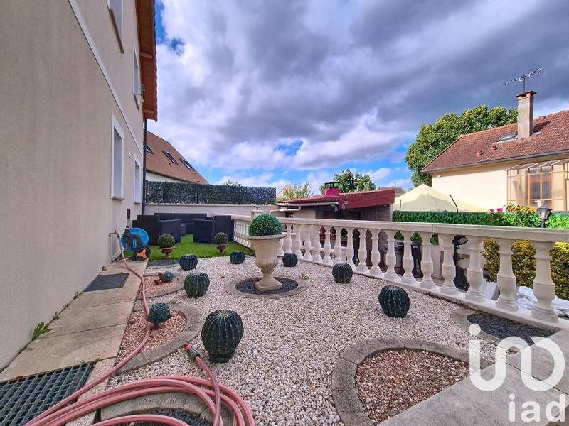 Maison - 210 m² - 7 pièces