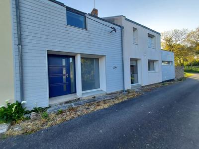 Maison - 182 m² - 7 pièces