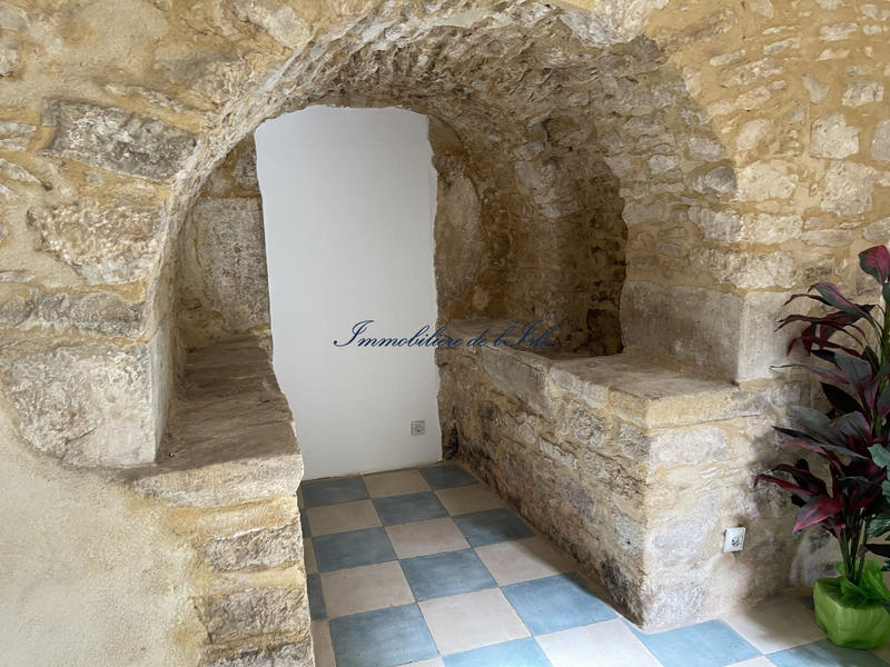 Maison - 235 m² - 8 pièces