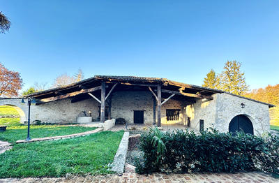 Maison - 362 m² - 9 pièces