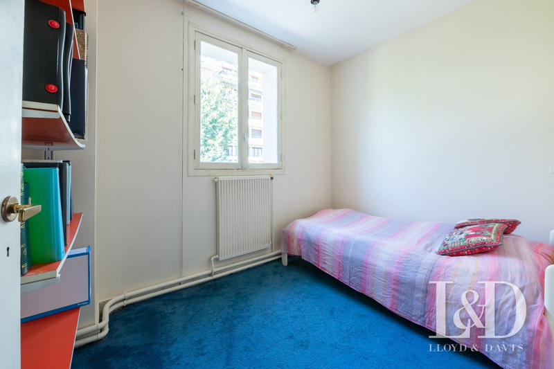 Maison - 183 m² - 9 pièces